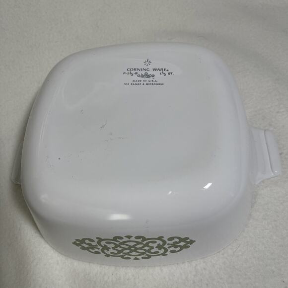 Corningware A-1 1/2 -B Green Shell Oil Medallion 1 1/2 QT NO LID - Picture 2 of 3